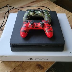 PS4 Slim 1 tb System